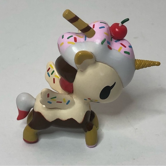 TokiDoki  Unicorno Series 6 Sundae Collectible Mini Figurine - Picture 2 of 4
